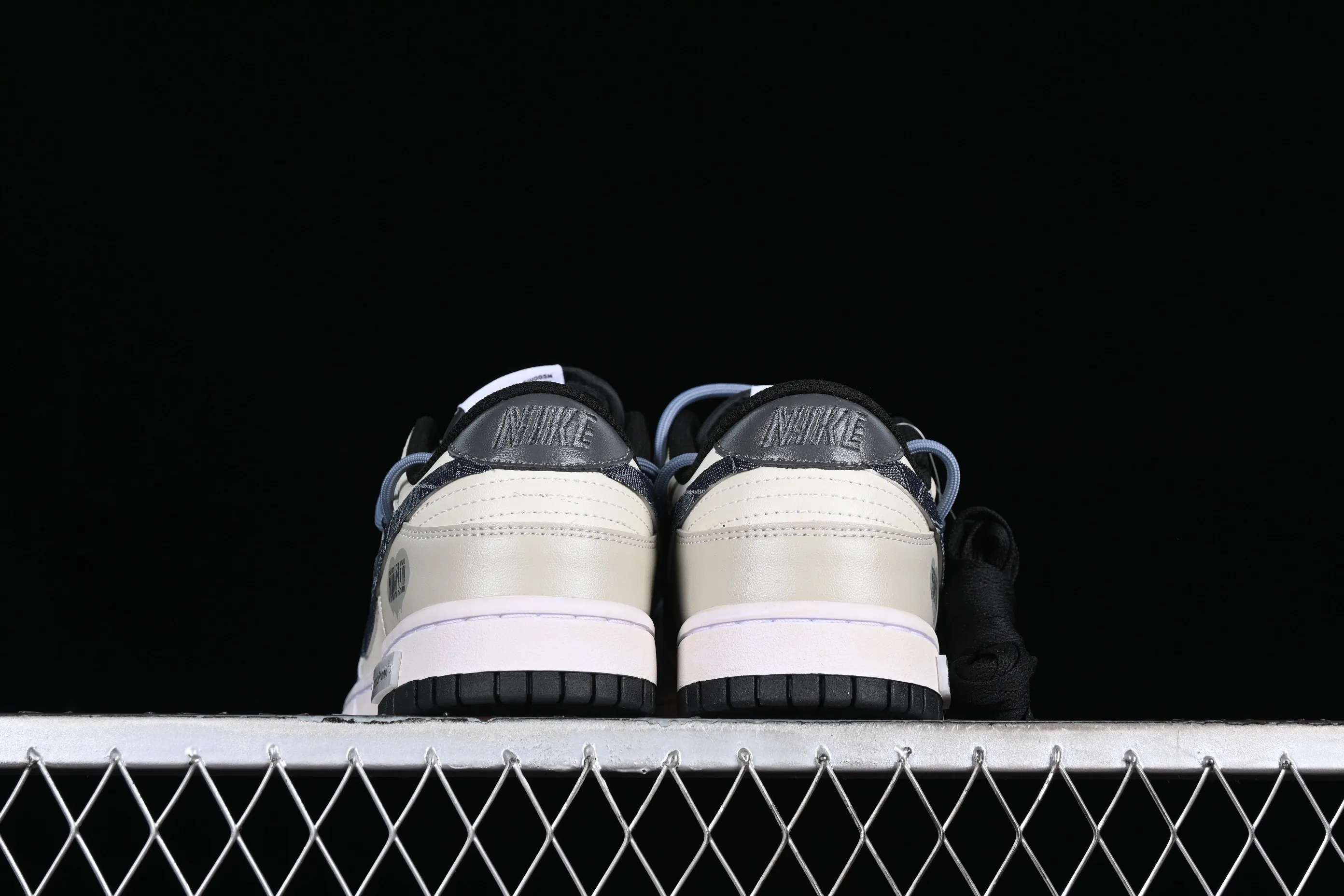 All Categories Nk SB Dunk Series Nk SB Dunk Low Low-top sneakers Nk Dunk Low Panda Prank Romantic Qiqiao Ocean after the rain SB strap low-top casual sneakers FD1232-001
